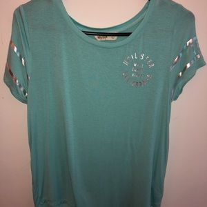 Hollister tee